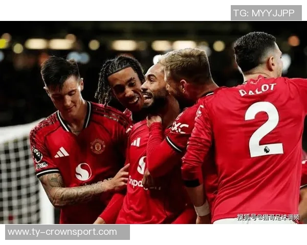 曼联理发哥高歌阿莫林之歌庆祝球队联赛三连胜仅需两场胜利