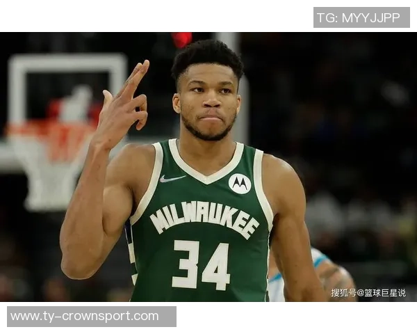 字母哥新冠康复后重返雄鹿训练营开展无对抗训练备战新赛季 字母哥新冠康复后重返雄鹿训练营开展无对抗训练备战新赛季