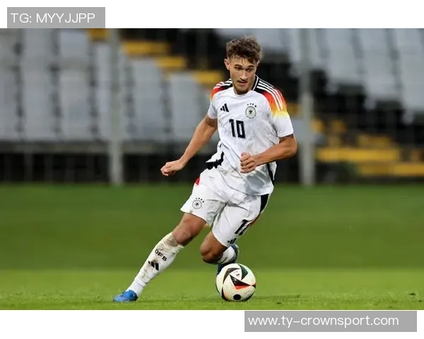 比朔夫首度为U21进球喜悦之情提升自信心展望未来表现