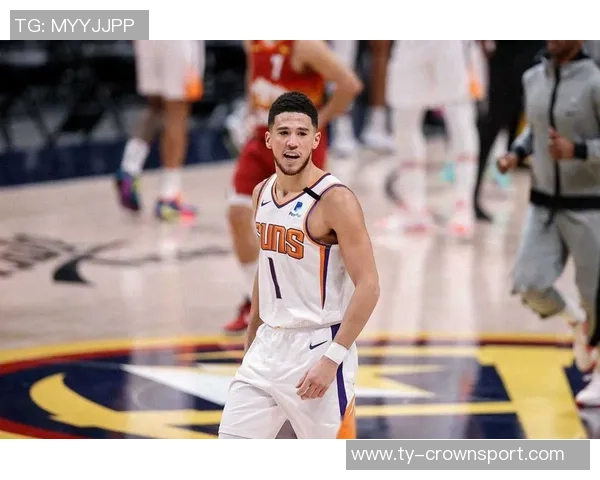 布克主导太阳新篇章KD从收敛到放开重塑球队风格